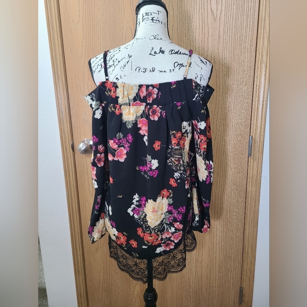 Staccato Floral Off The Shoulder Lace Trim Boho Knot Front Tunic Top - Picture 4 of 5